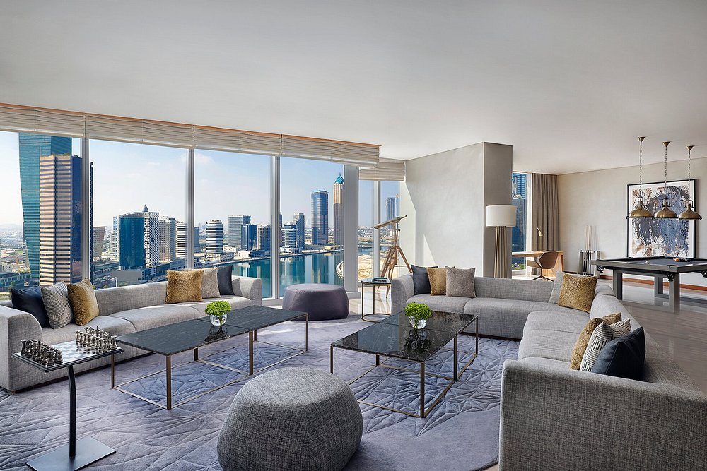 royal-suite-living-room.jpg