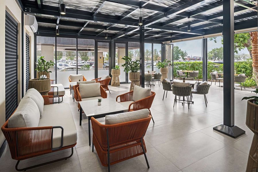 boulevard-gourmet-terrace.jpg
