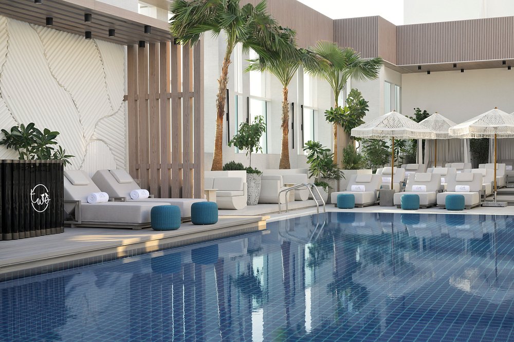 rooftop-pool (1).jpg