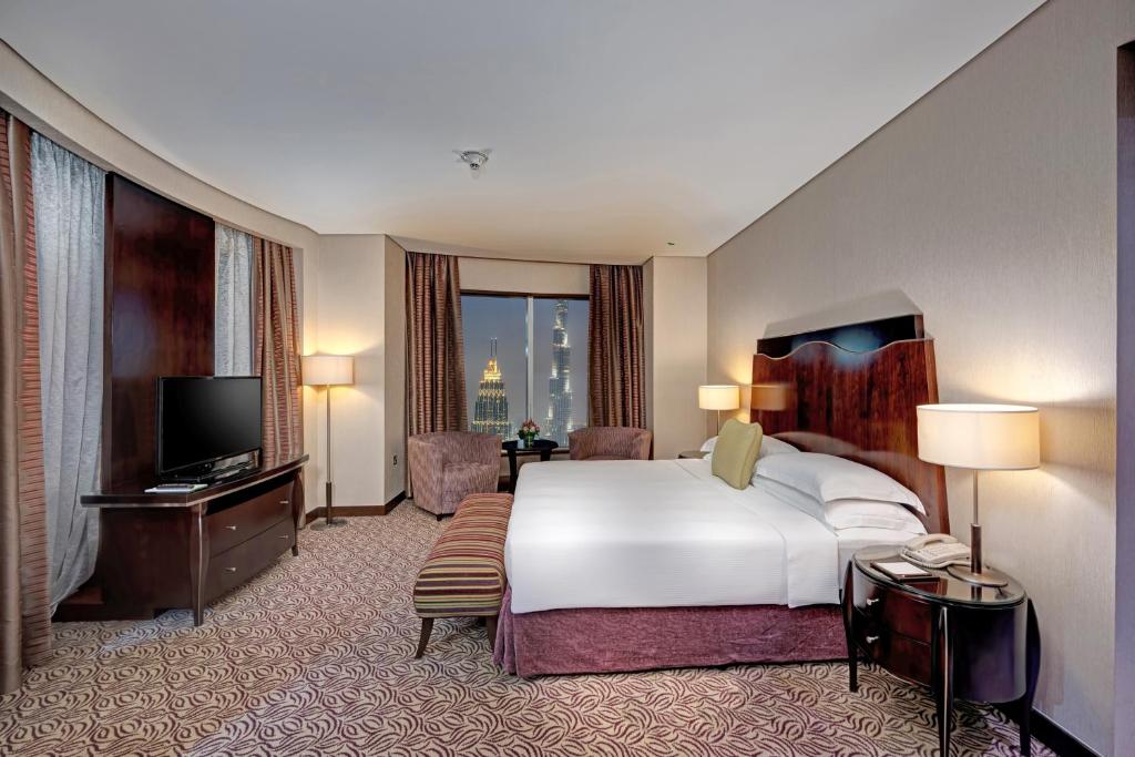 Spacious High Floor One Bedroom Suite.jpg
