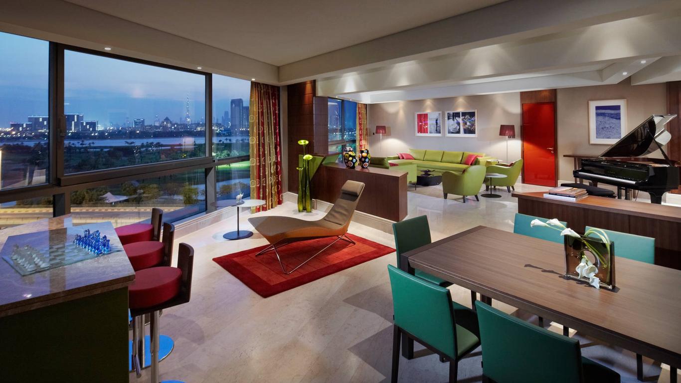 leonardo-1260539-Penthouse_Suite_-_Living_room_S-622139.jpg